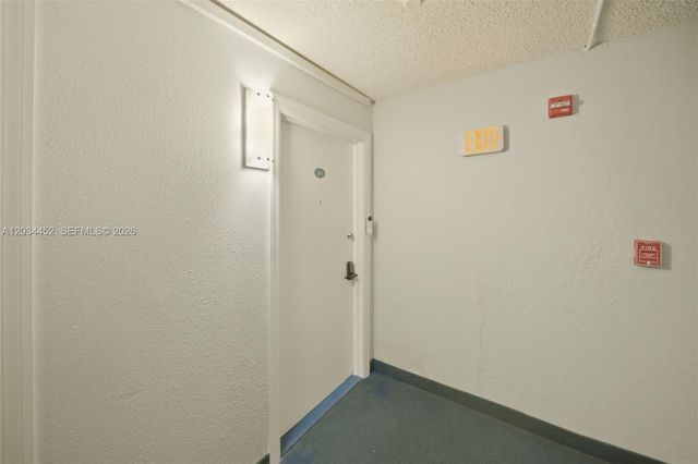 2016 Bay Dr 504, Miami Beach, FL 33141
