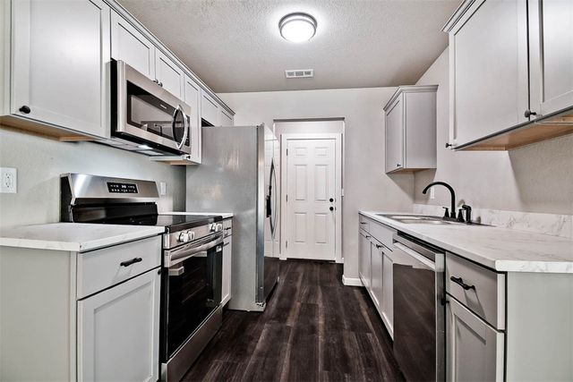 2411 Choctaw Street, Bentonville, AR 72712