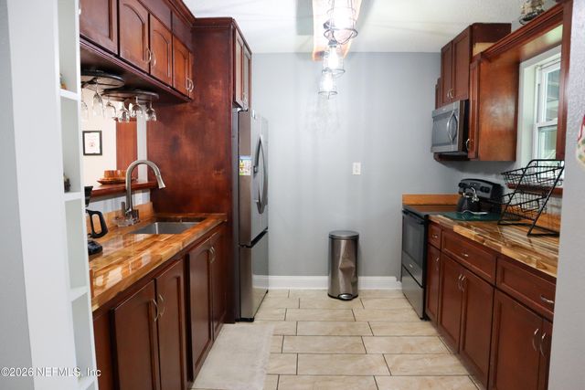 9136 ROTA Avenue, Jacksonville, FL 32218