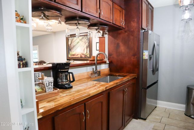 9136 ROTA Avenue, Jacksonville, FL 32218