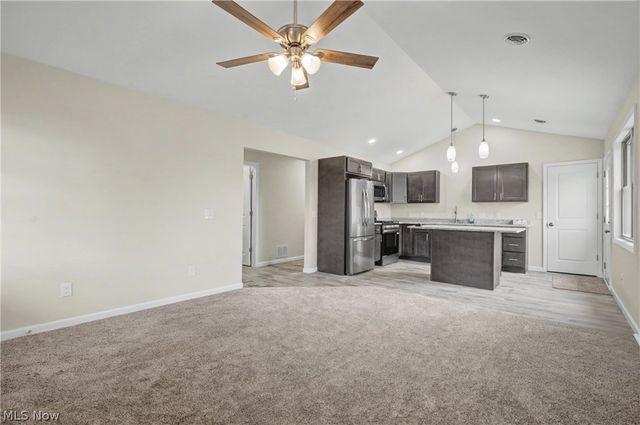 1444 Buckeye Circle, Salem, OH 44460