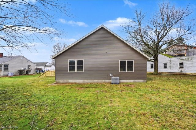 1444 Buckeye Circle, Salem, OH 44460