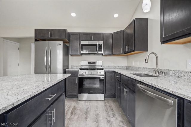 1444 Buckeye Circle, Salem, OH 44460