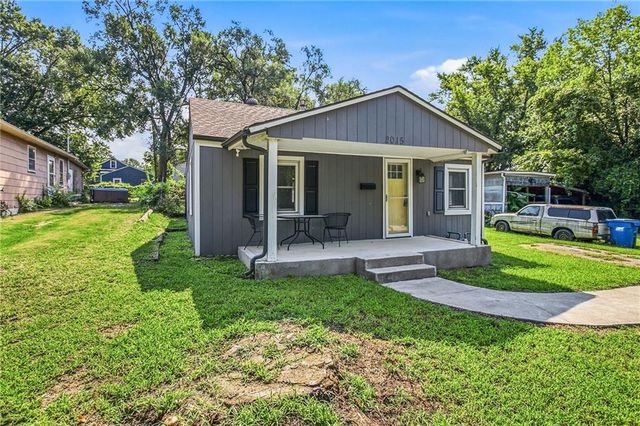 2015 S Ash Avenue, Independence, MO 64052