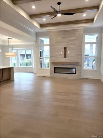54921 Palomino Dr, Shelby, MI 48316