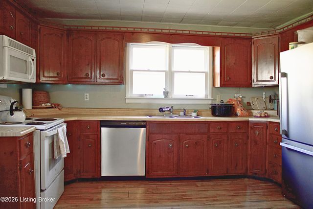 505 Union St, Ghent, KY 41045