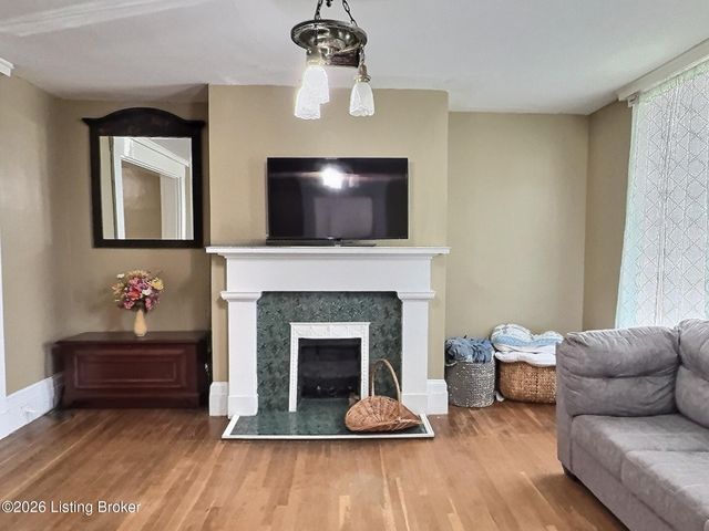 505 Union St, Ghent, KY 41045