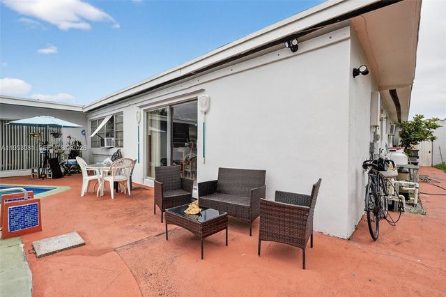 6861 SW 1st Court, Pembroke Pines, FL 33023