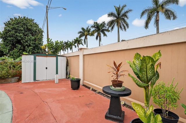 6861 SW 1st Court, Pembroke Pines, FL 33023
