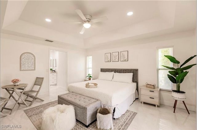 96 Wickliffe DR, Naples, FL 34110