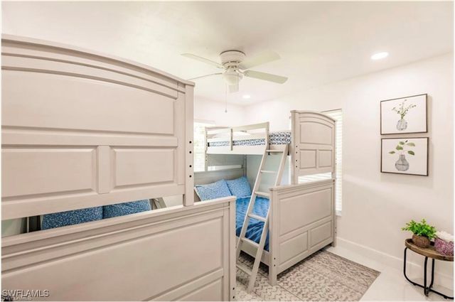 96 Wickliffe DR, Naples, FL 34110