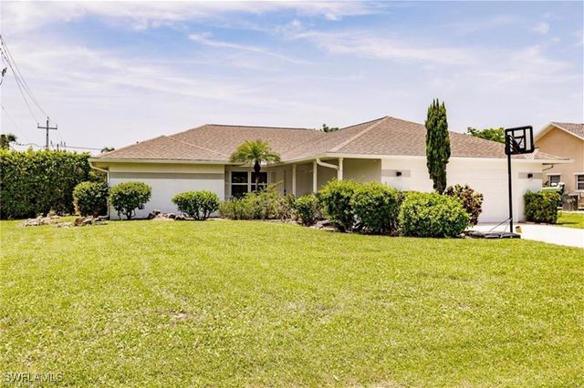 96 Wickliffe DR, Naples, FL 34110