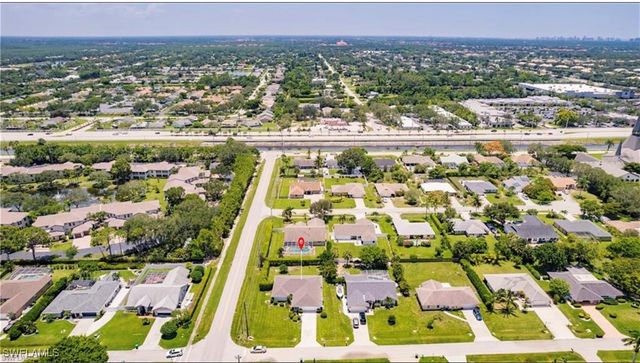 96 Wickliffe DR, Naples, FL 34110