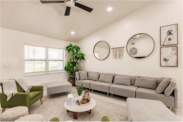 96 Wickliffe DR, Naples, FL 34110