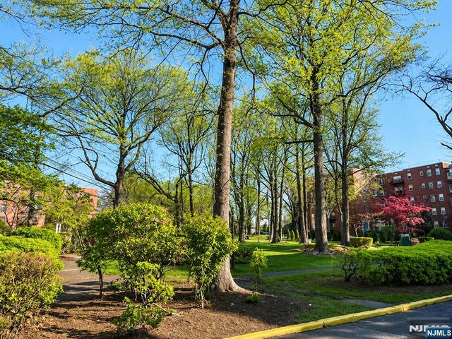 2350 Linwood Avenue 1G, Fort Lee, NJ 07024