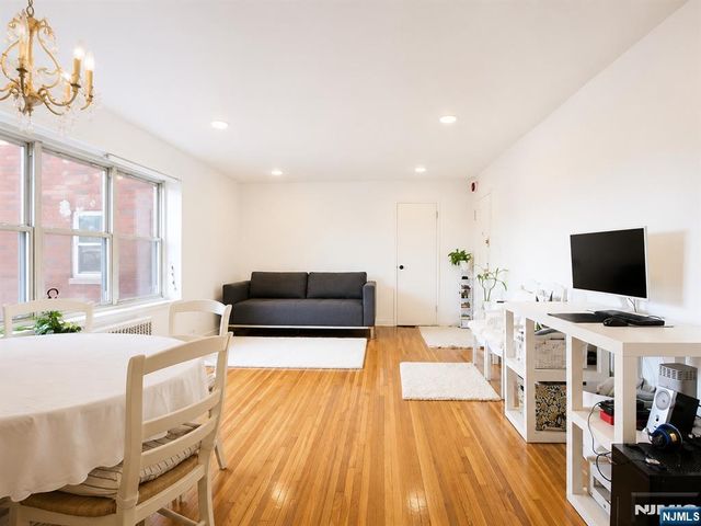 2350 Linwood Avenue 1G, Fort Lee, NJ 07024