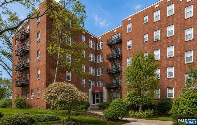 2350 Linwood Avenue 1G, Fort Lee, NJ 07024