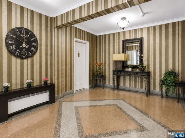 2350 Linwood Avenue 1G, Fort Lee, NJ 07024