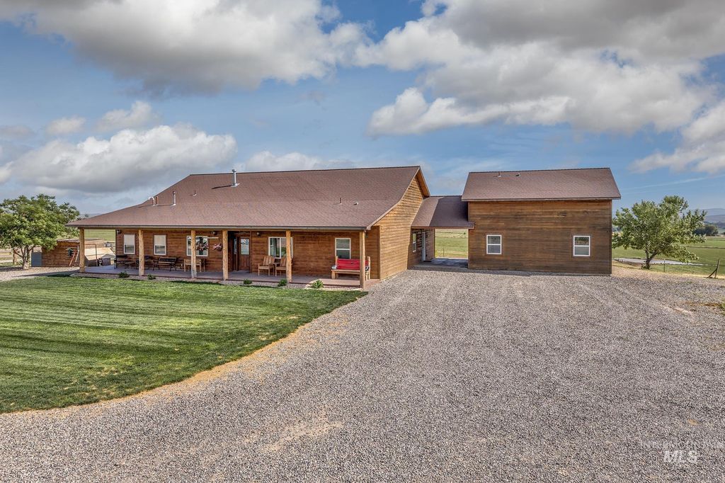 2175 Graham Blvd, Vale, OR 97918