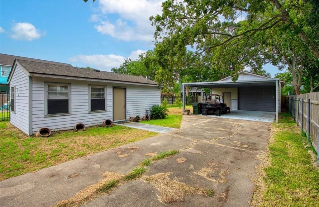 118 4th Street, Dickinson, TX 77539