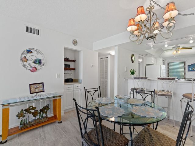 4141 Ocean Drive 402, Vero Beach, FL 32963