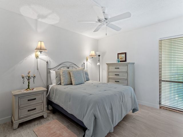 4141 Ocean Drive 402, Vero Beach, FL 32963