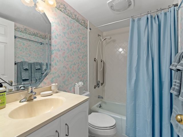 4141 Ocean Drive 402, Vero Beach, FL 32963