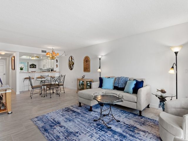 4141 Ocean Drive 402, Vero Beach, FL 32963