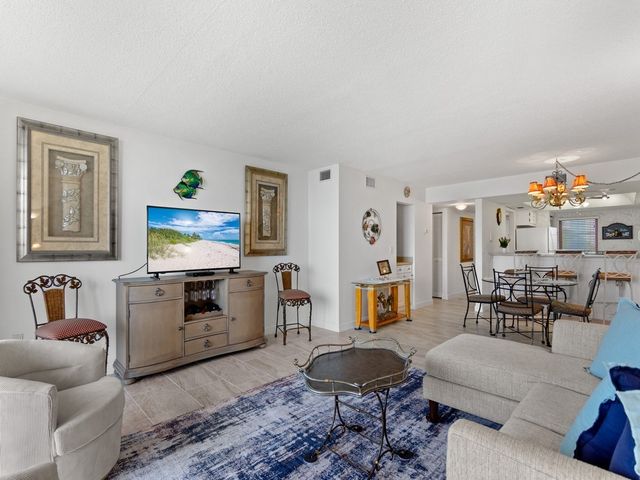 4141 Ocean Drive 402, Vero Beach, FL 32963