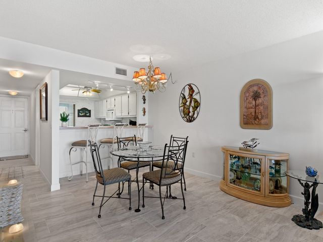 4141 Ocean Drive 402, Vero Beach, FL 32963