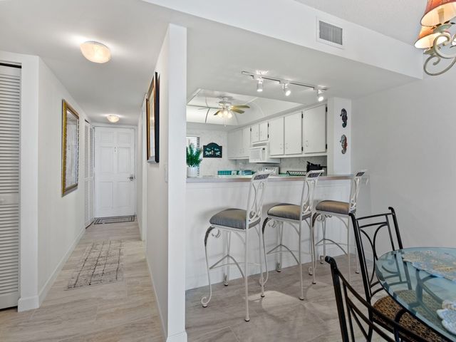 4141 Ocean Drive 402, Vero Beach, FL 32963