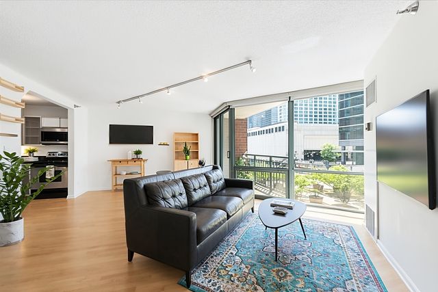 440 N MCCLURG Court 512, Chicago, IL 60611