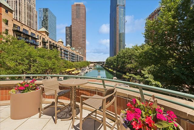 440 N MCCLURG Court 512, Chicago, IL 60611