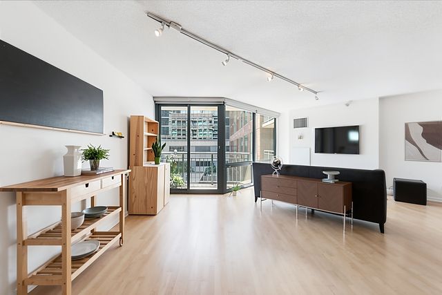 440 N MCCLURG Court 512, Chicago, IL 60611