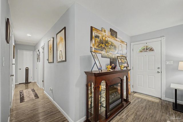 5706 Ventura Ln, Pensacola, FL 32526