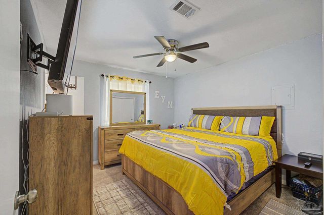 5706 Ventura Ln, Pensacola, FL 32526