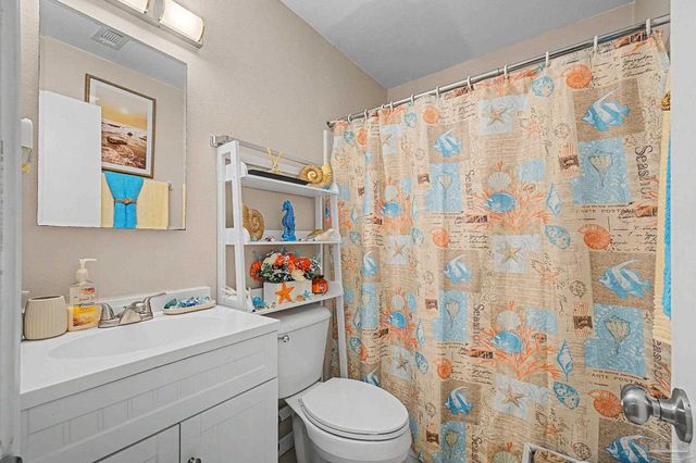 5706 Ventura Ln, Pensacola, FL 32526