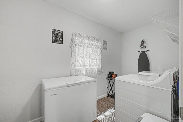 5706 Ventura Ln, Pensacola, FL 32526