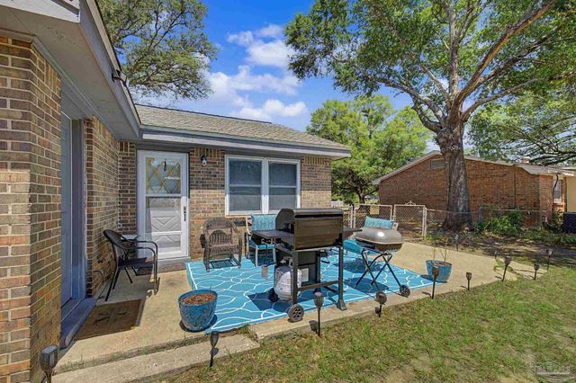 5706 Ventura Ln, Pensacola, FL 32526