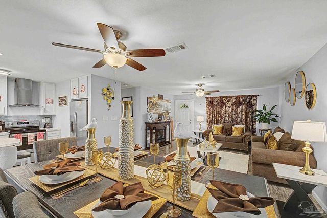 5706 Ventura Ln, Pensacola, FL 32526