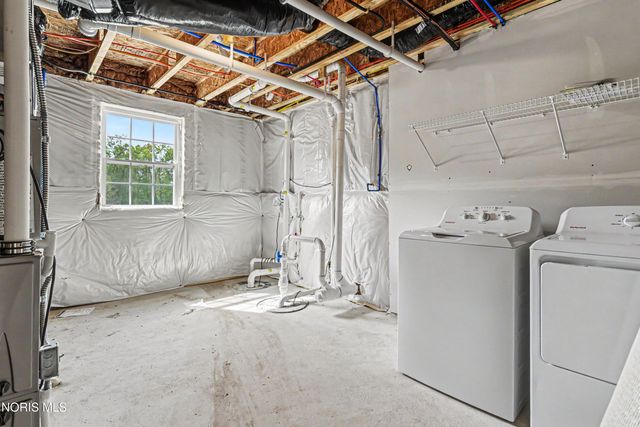 323 Crabtree Lane, Delta, OH 43515