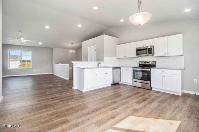 323 Crabtree Lane, Delta, OH 43515