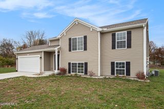 323 Crabtree Lane, Delta, OH 43515
