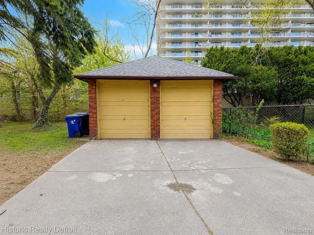 505 Fiske Drive, Detroit, MI 48214