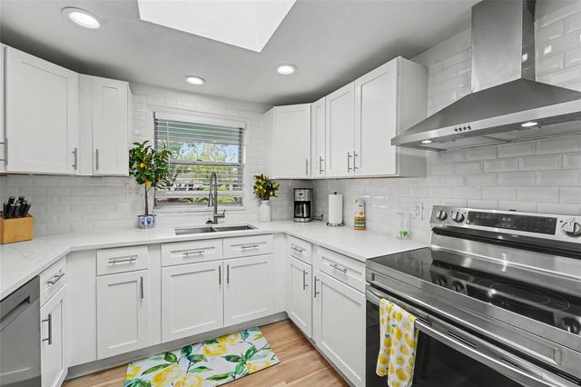8465 RIDGEWOOD CIRCLE, Seminole, FL 33772