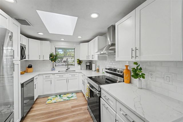 8465 RIDGEWOOD CIRCLE, Seminole, FL 33772