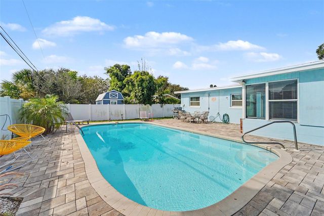 8465 RIDGEWOOD CIRCLE, Seminole, FL 33772
