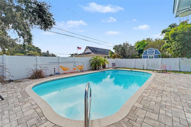 8465 RIDGEWOOD CIRCLE, Seminole, FL 33772
