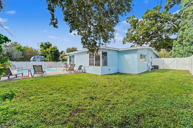8465 RIDGEWOOD CIRCLE, Seminole, FL 33772