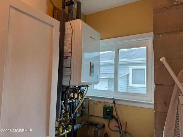 16 Vera Cruz Court, Toms River, NJ 08757